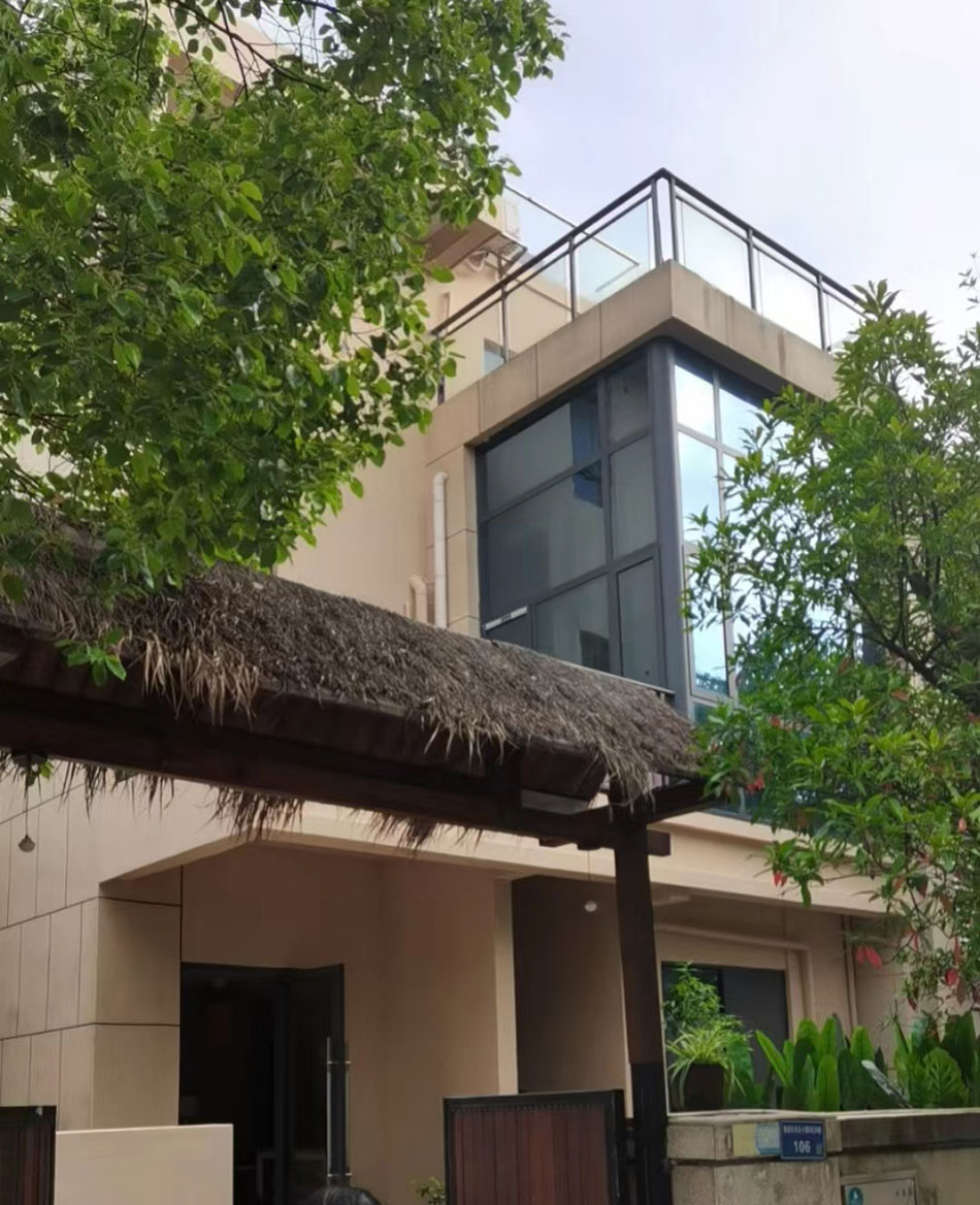 設計師赴湯城麓墅溫泉民宿提質(zhì)改造現(xiàn)場進行工作指導及設計辦公